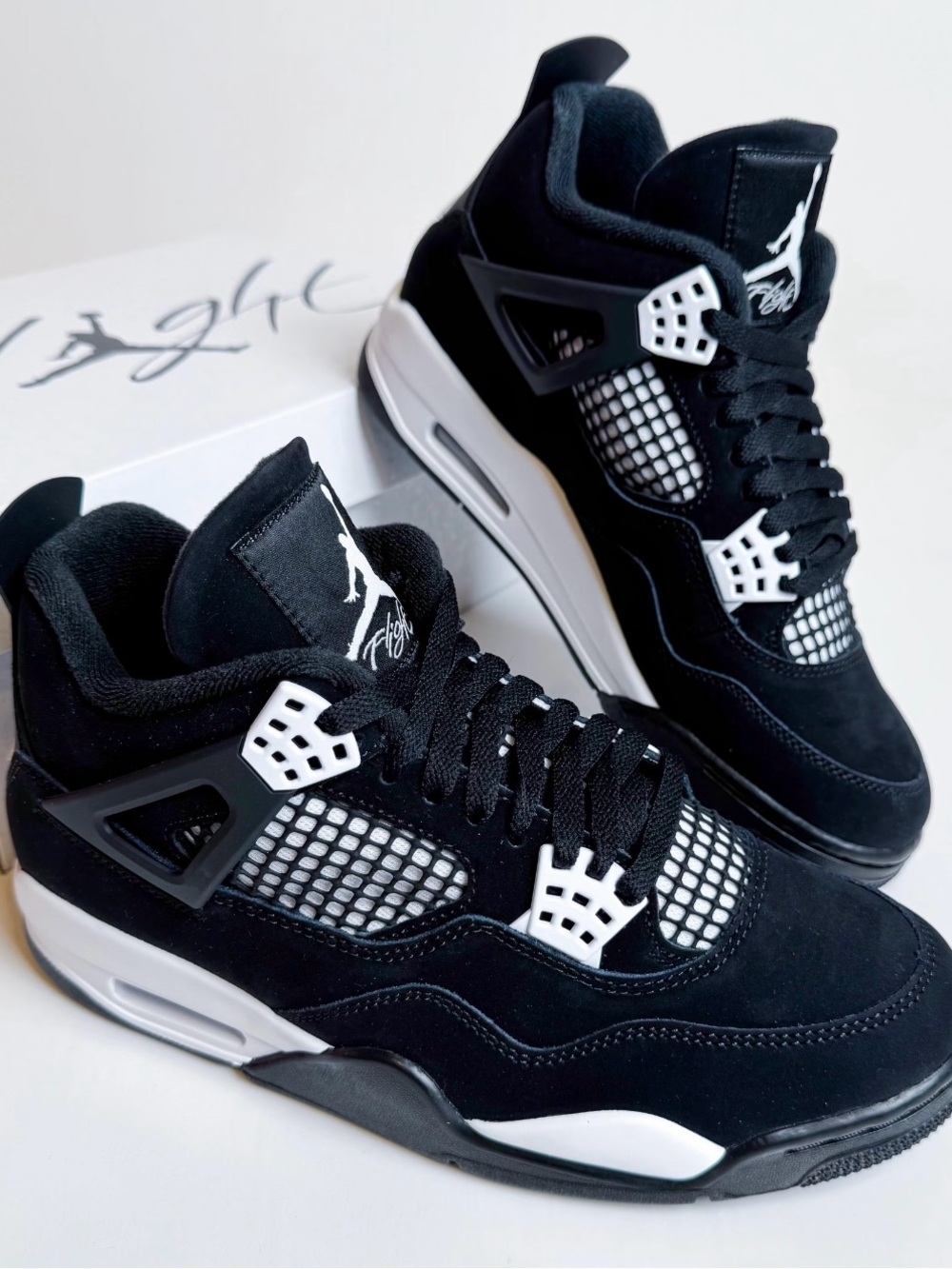 Air Jordan 4 Retro “White Thunder” Men’s Sneakers